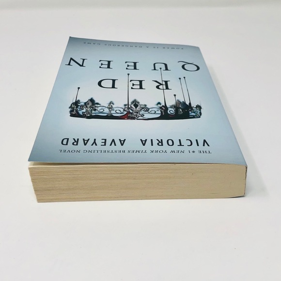 RED QUEEN VICTORIA AVEYARD SOFTCOVER BOOK - Picture 5 of 7